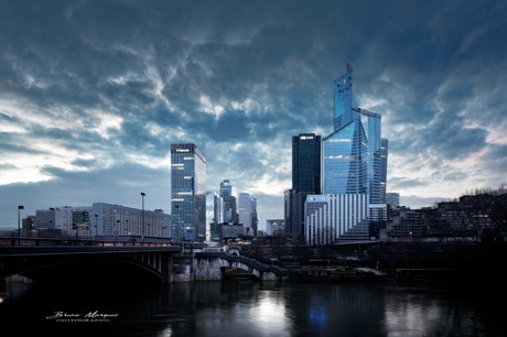 LA DEFENSE